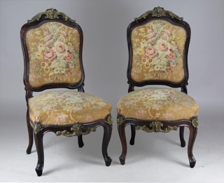 Lote 340: PAR DE SILLAS INGLESAS DE EPOCA VICTORIANA. PAR DE SILLAS INGLESAS DE EPOCA VICTORIANA.