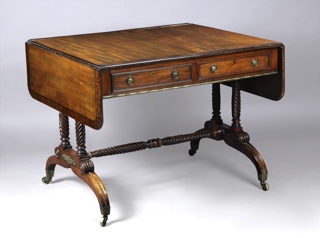 Lote 268: ANTIGUA 'SOFA-TABLE' INGLESA REGENCY . ANTIGUA 'SOFA-TABLE' INGLESA REGENCY .
