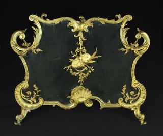 Lote 920: ANTIGUO FRENTE FRANCES ESTILO LUIS XV PARA CHIMENEA. ANTIGUO FRENTE FRANCES ESTILO LUIS XV PARA CHIMENEA.