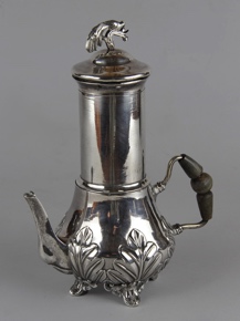 Lote 574: ANTIGUA CAFETERA COLONIAL BOLIVIANA SIGLO XIX.  ANTIGUA CAFETERA COLONIAL BOLIVIANA SIGLO XIX. 