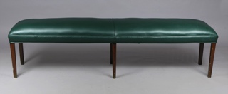 Lote 415: PAR DE BANQUETAS ALARGADAS DE LINEA MODERNA.  PAR DE BANQUETAS ALARGADAS DE LINEA MODERNA. 