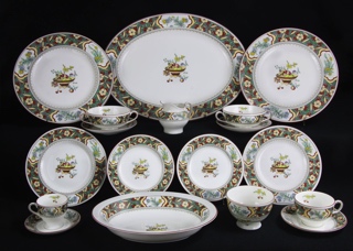 Lote 939: JUEGO DE PORCELANA INGLESA MINTON PARA MESA.  JUEGO DE PORCELANA INGLESA MINTON PARA MESA. 