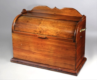 Lote 364: ANTIGUA LEÑERA INGLESA CON TAPA TAMBOR.  ANTIGUA LEÑERA INGLESA CON TAPA TAMBOR. 