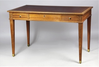 Lote 254: ESCRITORIO DE ESTILO FRANCES LUIS XVI. ESCRITORIO DE ESTILO FRANCES LUIS XVI.