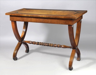 Lote 253: MESA RECTANGULAR ESTILO NEOCLASICO PARA CENTRO. MESA RECTANGULAR ESTILO NEOCLASICO PARA CENTRO.