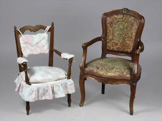 Lote 262: DOS PEQUEÑOS SILLONES DE ESTILO FRANCES PARA NIÑO. DOS PEQUEÑOS SILLONES DE ESTILO FRANCES PARA NIÑO.