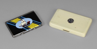 Lotes 637 y 636: 
																		CURIOSA VANITY DE PLATA STERLING SELLADA Y ESMALTE. 
																		PEQUEÑA VANITY FRANCESA DE ORO Y MARFIL.