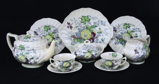 Lote 891: JUEGO DE LOZA INGLESA ROYAL DOULTON PARA TE.  JUEGO DE LOZA INGLESA ROYAL DOULTON PARA TE. 