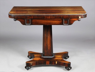 Lote 346: ANTIGUA MESA LIBRO INGLESA REGENCY PARA JUEGO.  ANTIGUA MESA LIBRO INGLESA REGENCY PARA JUEGO. 