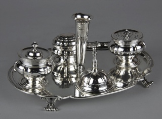 Lote 683: ANTIGUA ESCRIBANIA DE PLATA ALEMANA SELLADA.  ANTIGUA ESCRIBANIA DE PLATA ALEMANA SELLADA. 