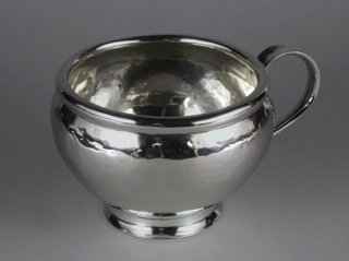 Lote 689: ANTIGUA BACINILLA COLONIAL DE PLATA BAJA MARTILLADA.  ANTIGUA BACINILLA COLONIAL DE PLATA BAJA MARTILLADA. 