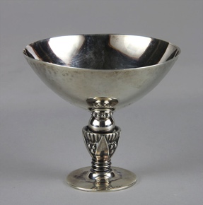 Lote 562: PEQUEÑA COPA DINAMARQUESA GEORG JENSEN.  PEQUEÑA COPA DINAMARQUESA GEORG JENSEN. 