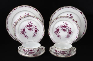 Lote 948: JUEGO DE PORCELANA ALEMANA HUTSCHENREUTHER PARA MESA.  JUEGO DE PORCELANA ALEMANA HUTSCHENREUTHER PARA MESA. 