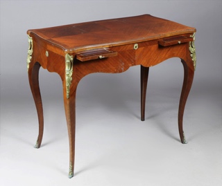 Lote 358: POUDREUSSE DE ESTILO FRANCES LUIS XV. POUDREUSSE DE ESTILO FRANCES LUIS XV.