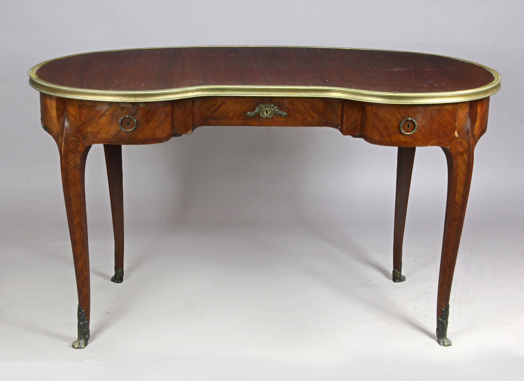  ESCRITORIO ROGNON DE ESTILO FRANCES LUIS XV. 