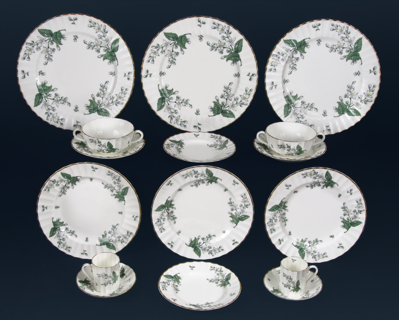  JUEGO DE LOZA INGLESA ROYAL WORCESTER PARA MESA.