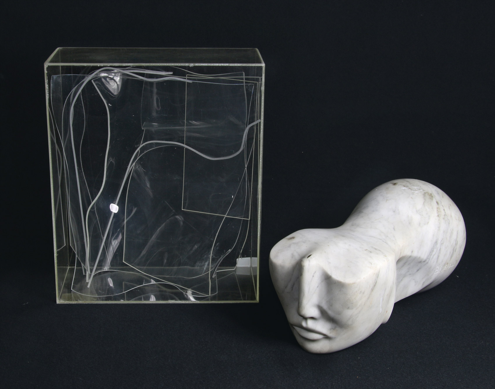 Lotes 591 y 592: 
																		GONZALEZ, Mónica: 'SIN TITULO' 
																		BRICALLI, Roberto: 'STUDIO'