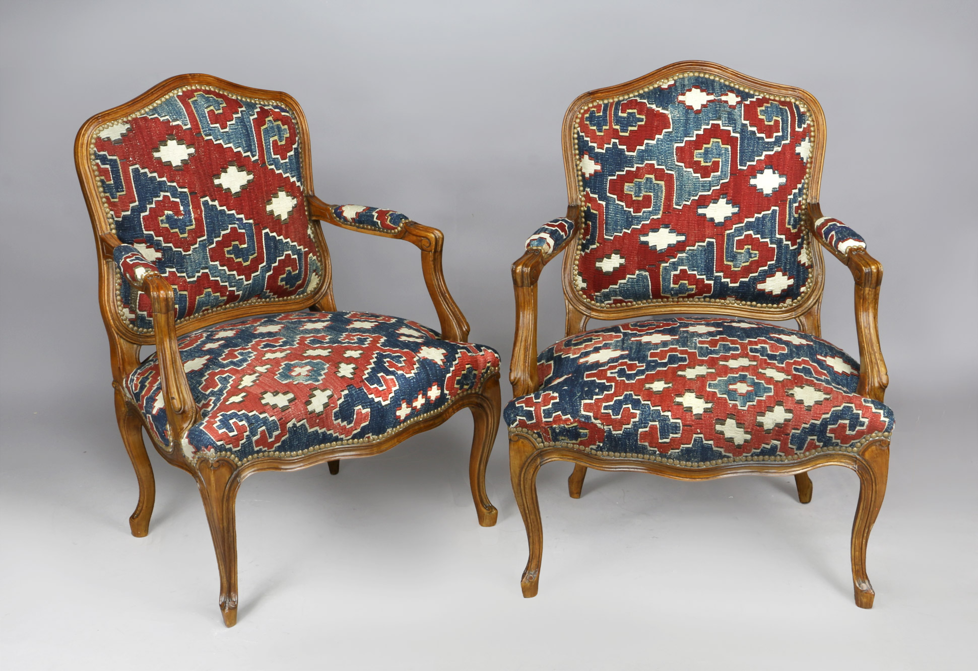 PAR DE SILLONES FRANCESES DE ESTILO REGENCE. PAR DE SILLONES FRANCESES DE ESTILO REGENCE.