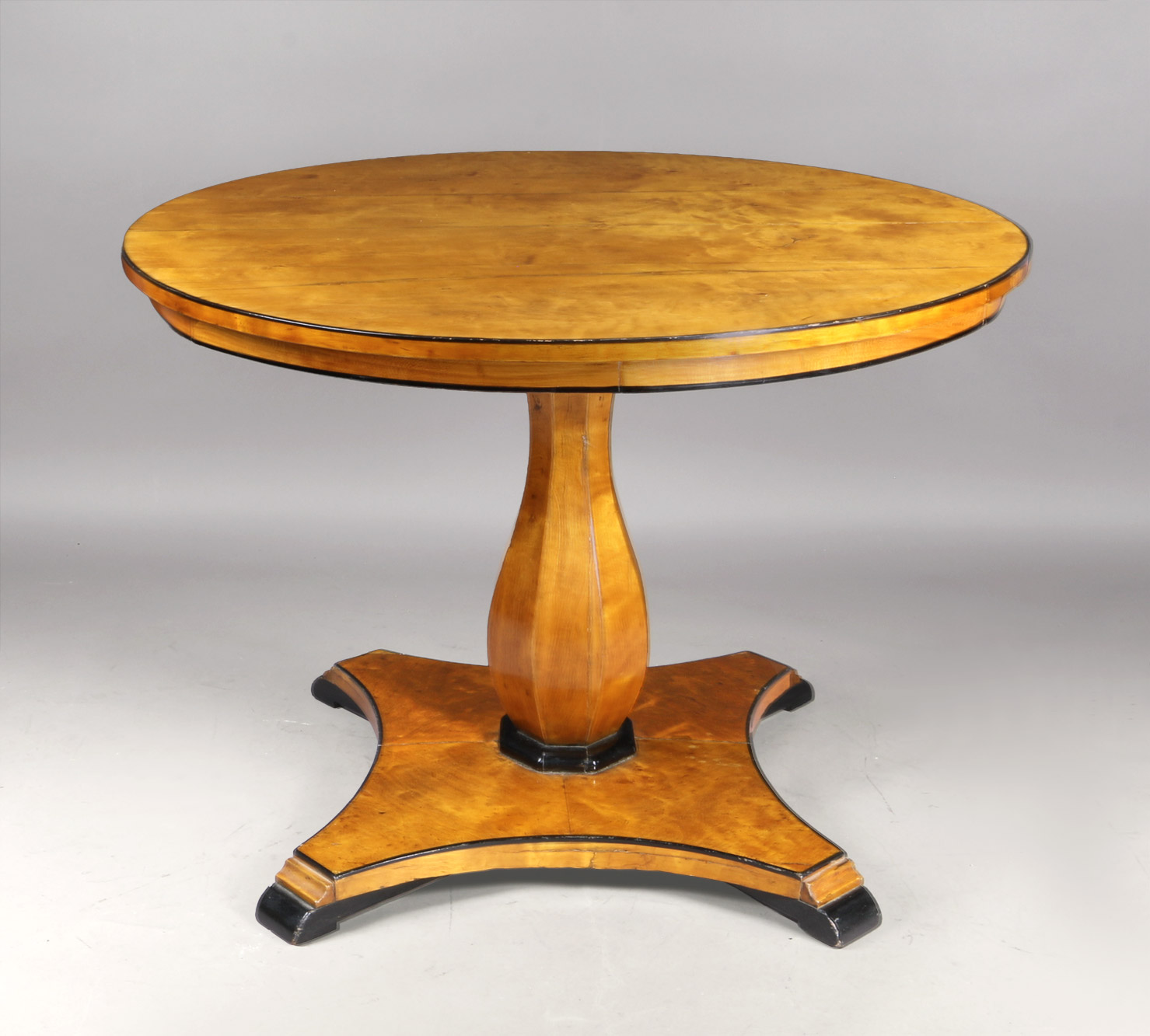  ANTIGUA MESA AUSTRIACA BIEDERMEIER PARA CENTRO. 