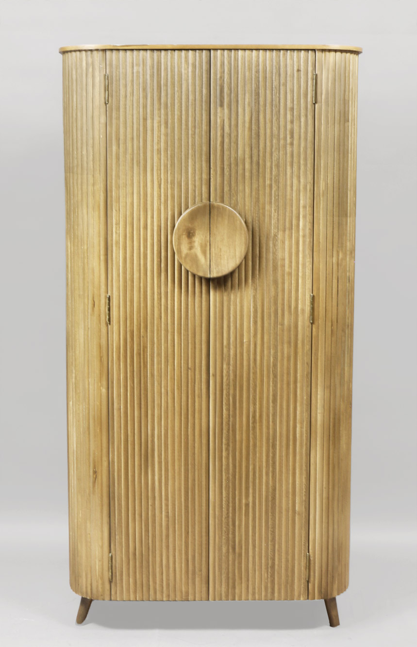 ARMARIO PORTUGUES DE LINEA MODERNA. ARMARIO PORTUGUES DE LINEA MODERNA.