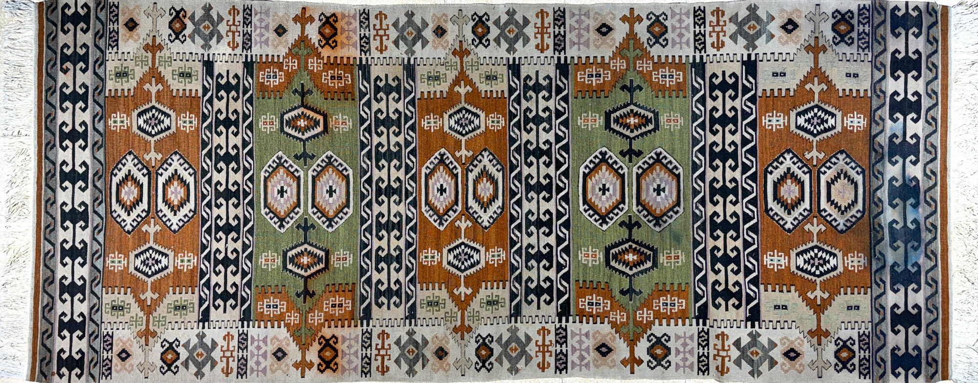  TAPIZ KILLIM DE LANA TEJIDA A MANO. 