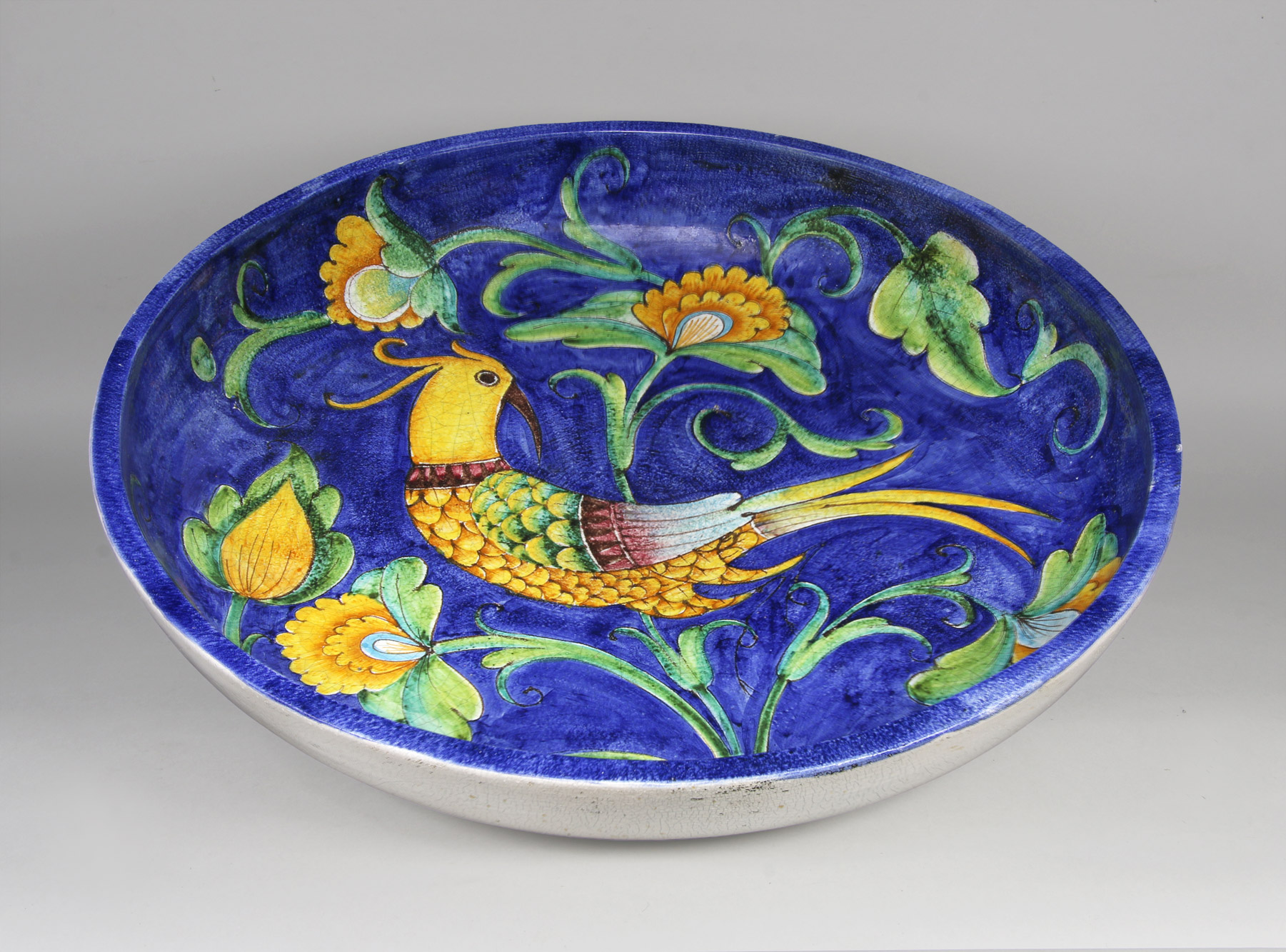  GRAN PLATO HONDO DE FAIENCE ITALIANA ESMALTADA. 