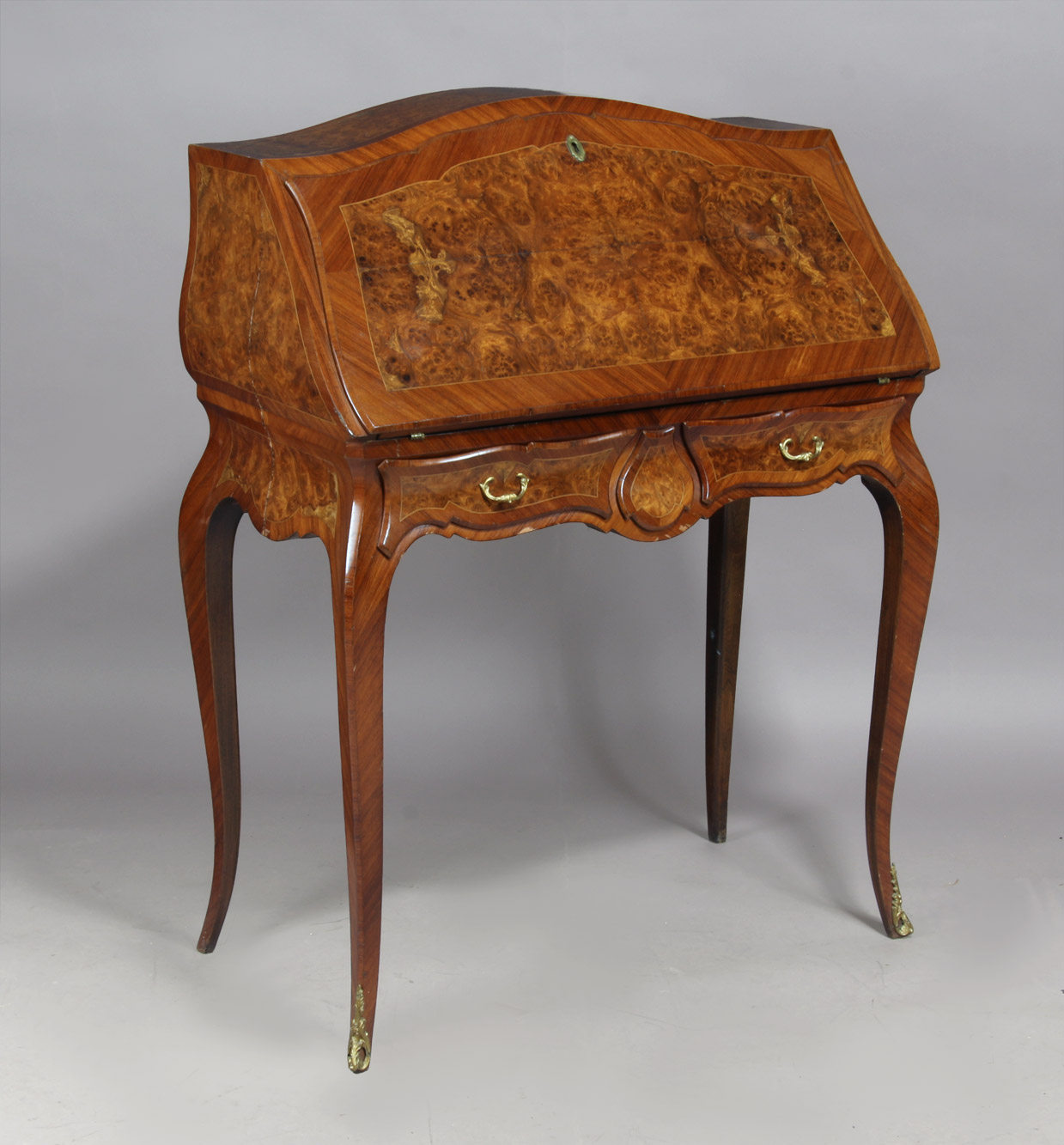 ESCRITORIO DE ESTILO FRANCES LUIS XV PARA DAMA. ESCRITORIO DE ESTILO FRANCES LUIS XV PARA DAMA.