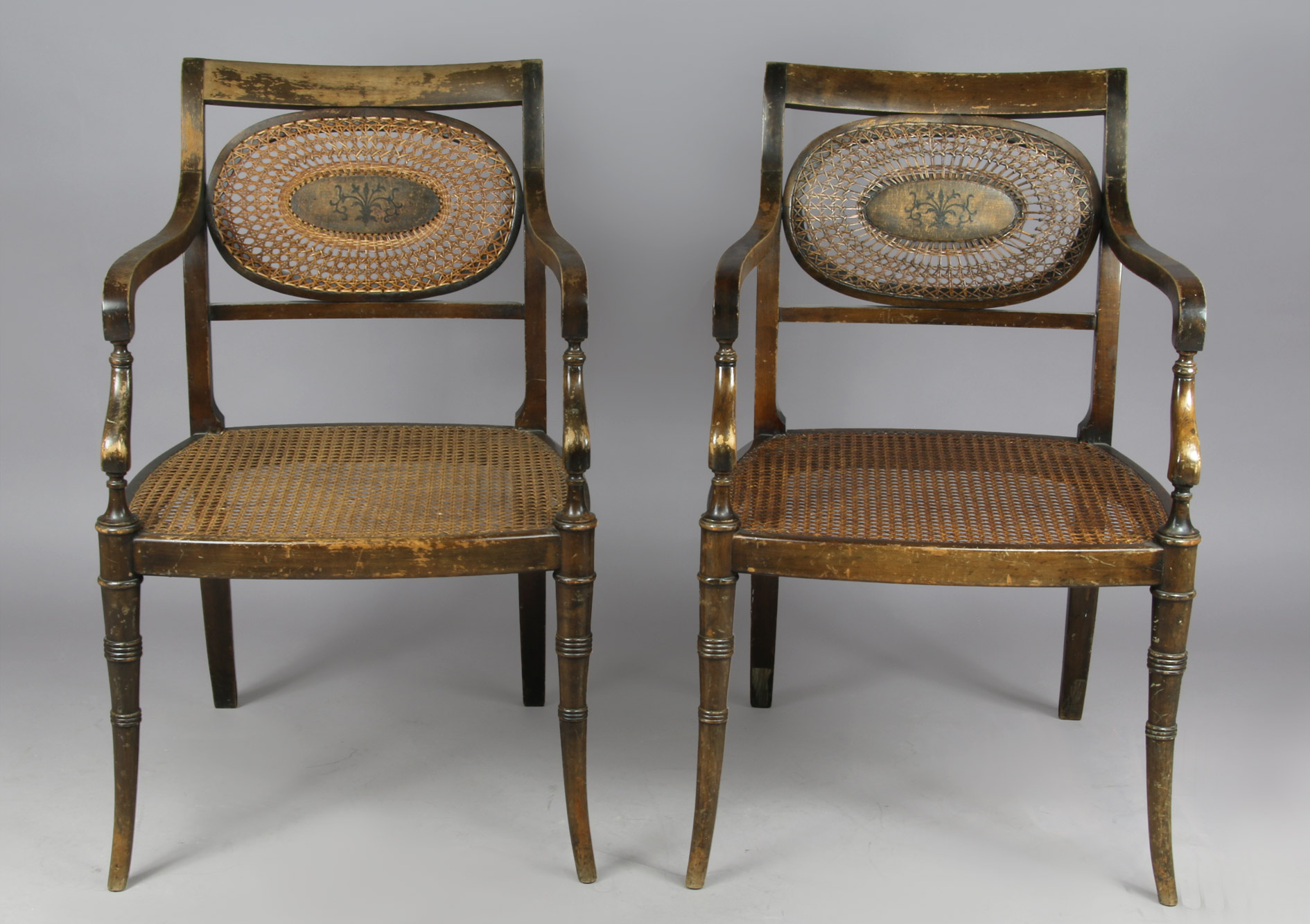  PAR DE ANTIGUOS SILLONES INGLESES REGENCY. 