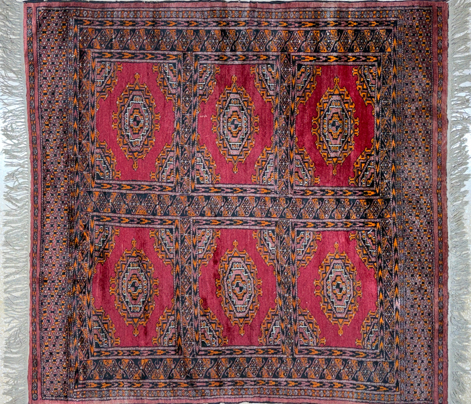  ALFOMBRA PAKISTANI DE LANA TEJIDA A MANO.