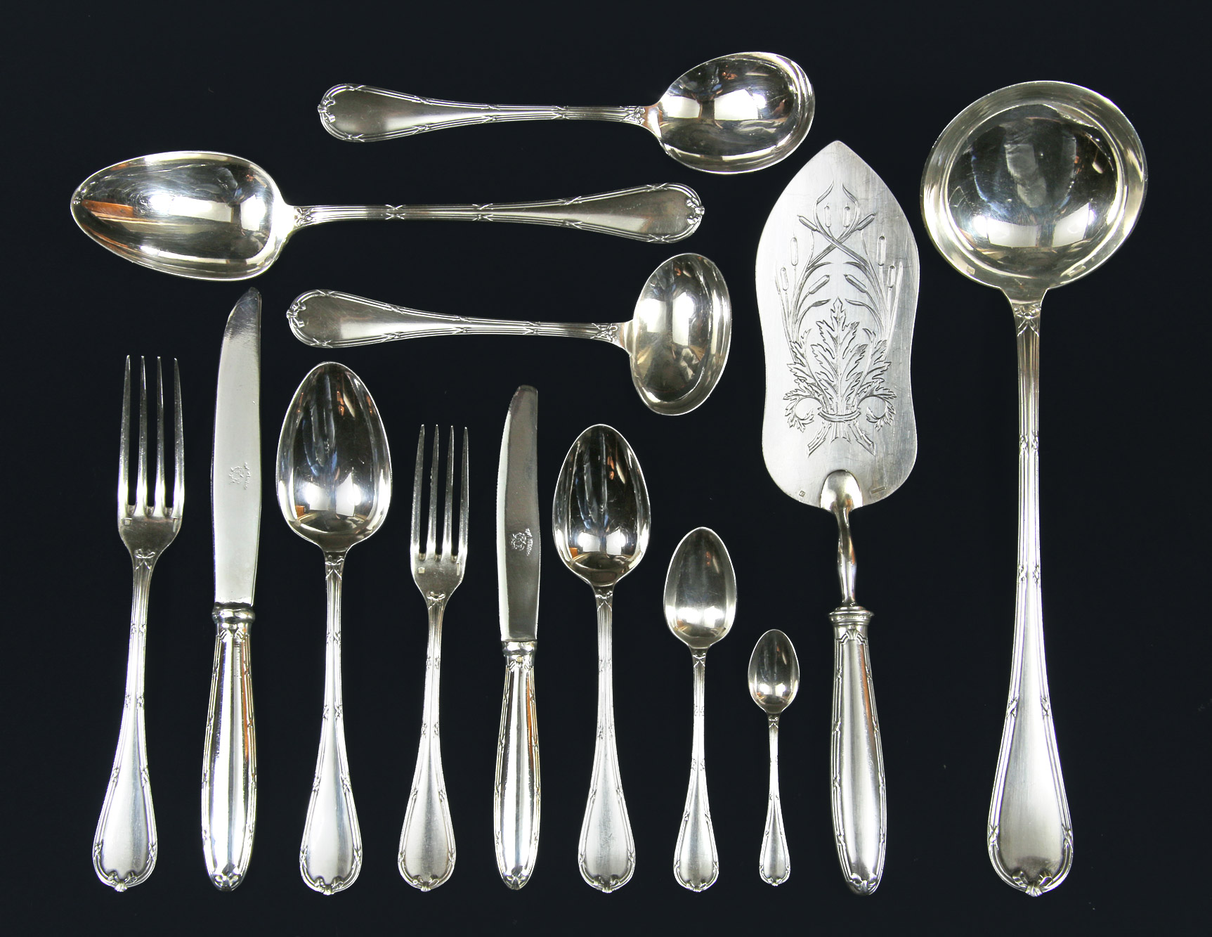 JUEGO DE CUBIERTOS DE METAL FRANCES CHRISTOFLE. JUEGO DE CUBIERTOS DE METAL FRANCES CHRISTOFLE.