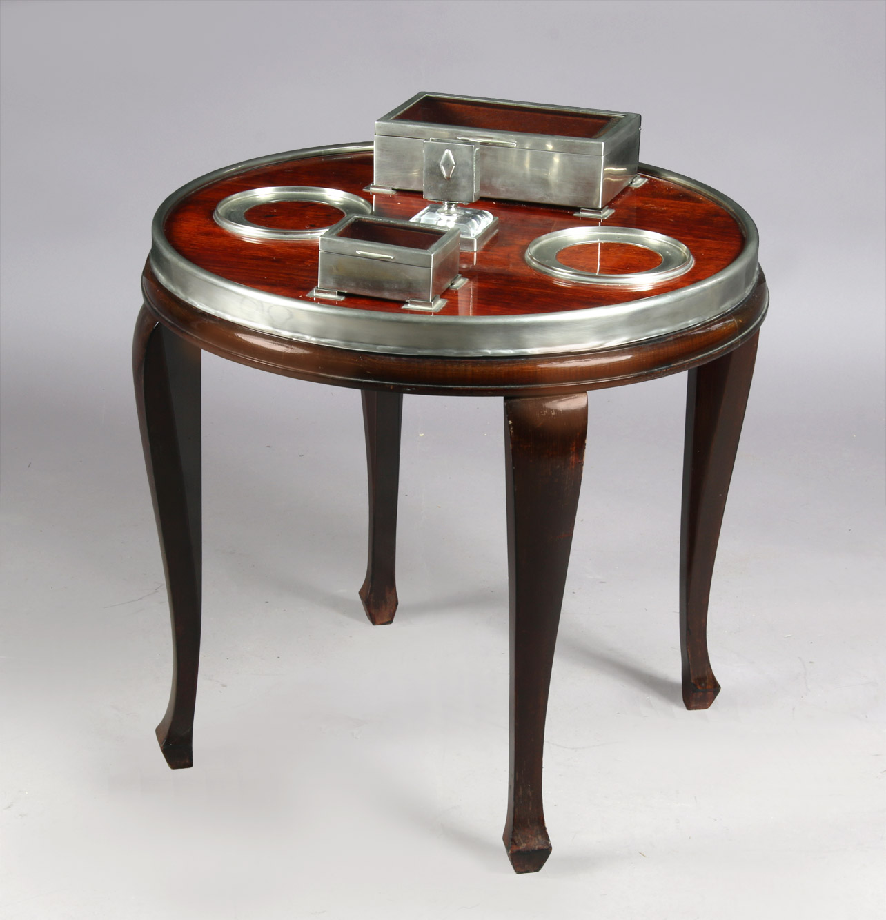 PEQUEÑA MESA CIRCULAR PARA FUMADOR. PEQUEÑA MESA CIRCULAR PARA FUMADOR.