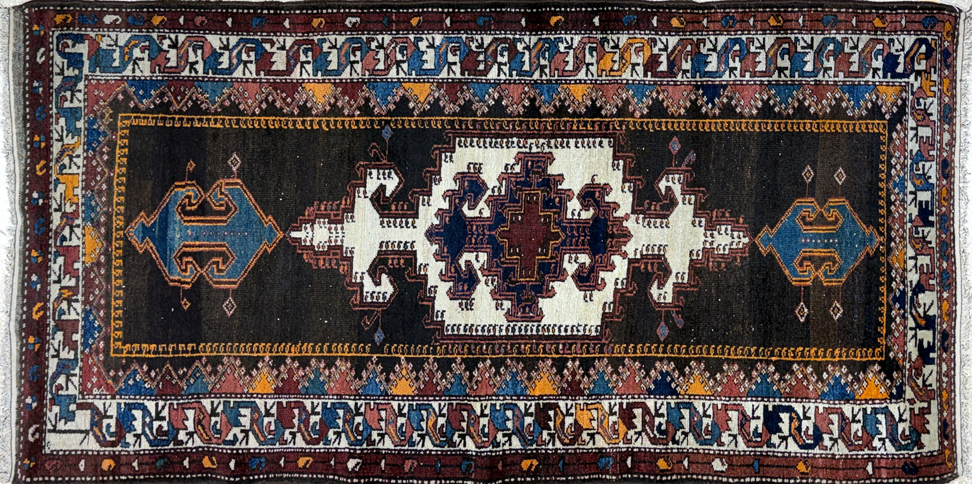 ALFOMBRA AFGANA DE LANA TEJIDA A MANO. ALFOMBRA AFGANA DE LANA TEJIDA A MANO.