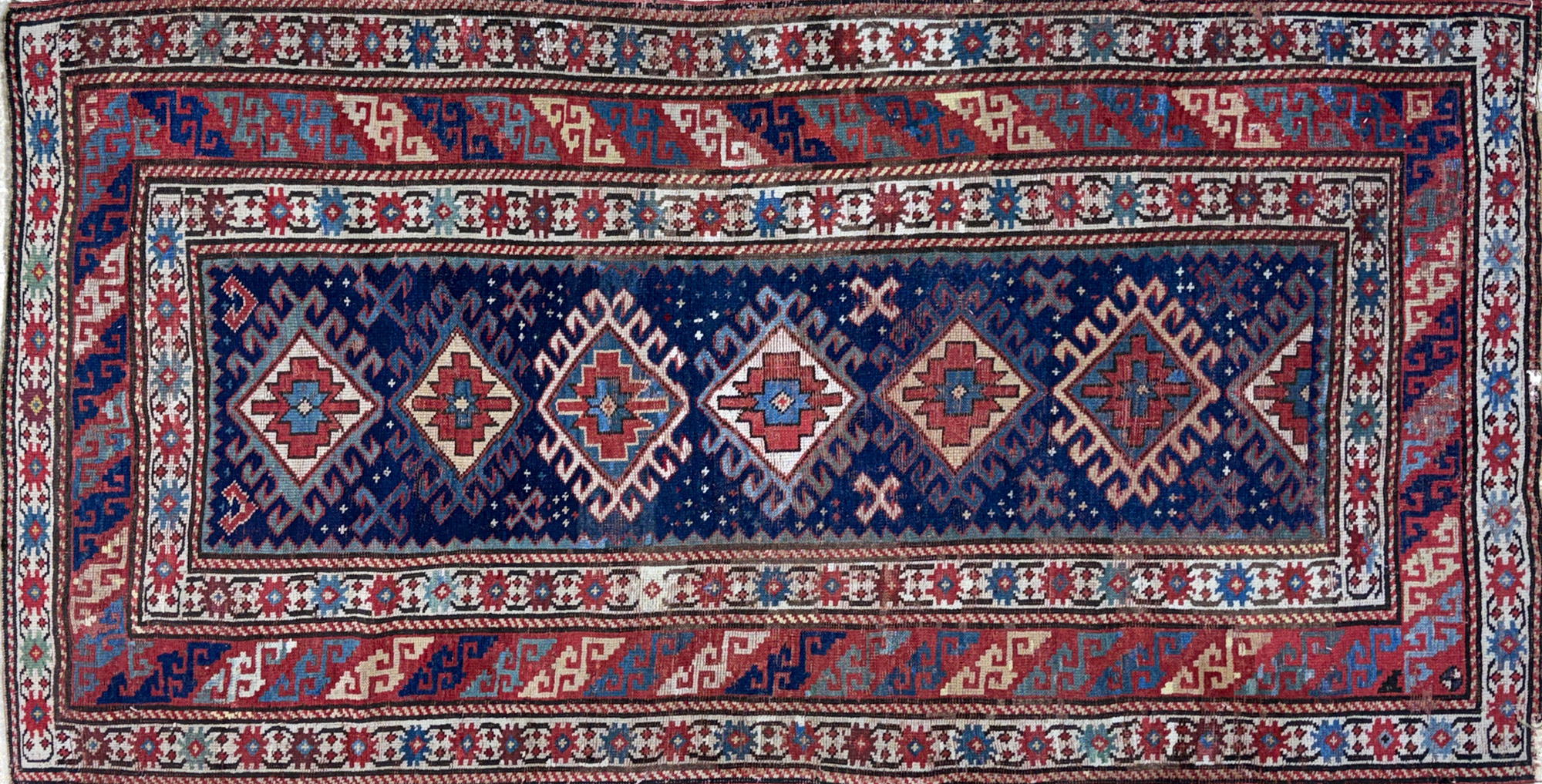 ALFOMBRA CAUCASICA KAZAK DE LANA TEJIDA A MANO. ALFOMBRA CAUCASICA KAZAK DE LANA TEJIDA A MANO.