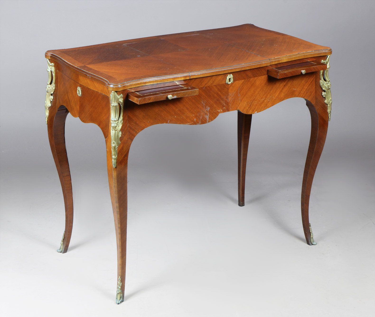 POUDREUSSE DE ESTILO FRANCES LUIS XV. POUDREUSSE DE ESTILO FRANCES LUIS XV.