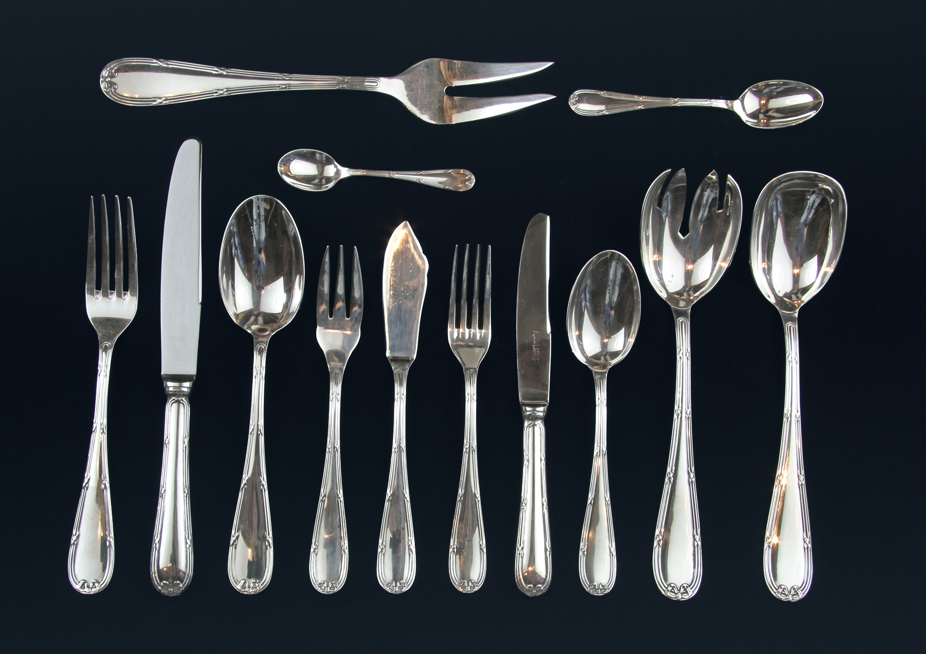  JUEGO DE CUBIERTOS DE METAL PLATA LAPPAS.