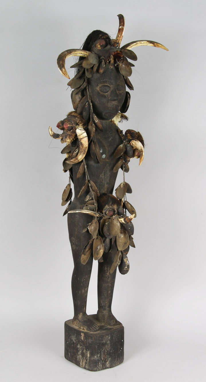 ANTIGUA TALLA MALAYA DE LA TRIBU SARAWAK. ANTIGUA TALLA MALAYA DE LA TRIBU SARAWAK.