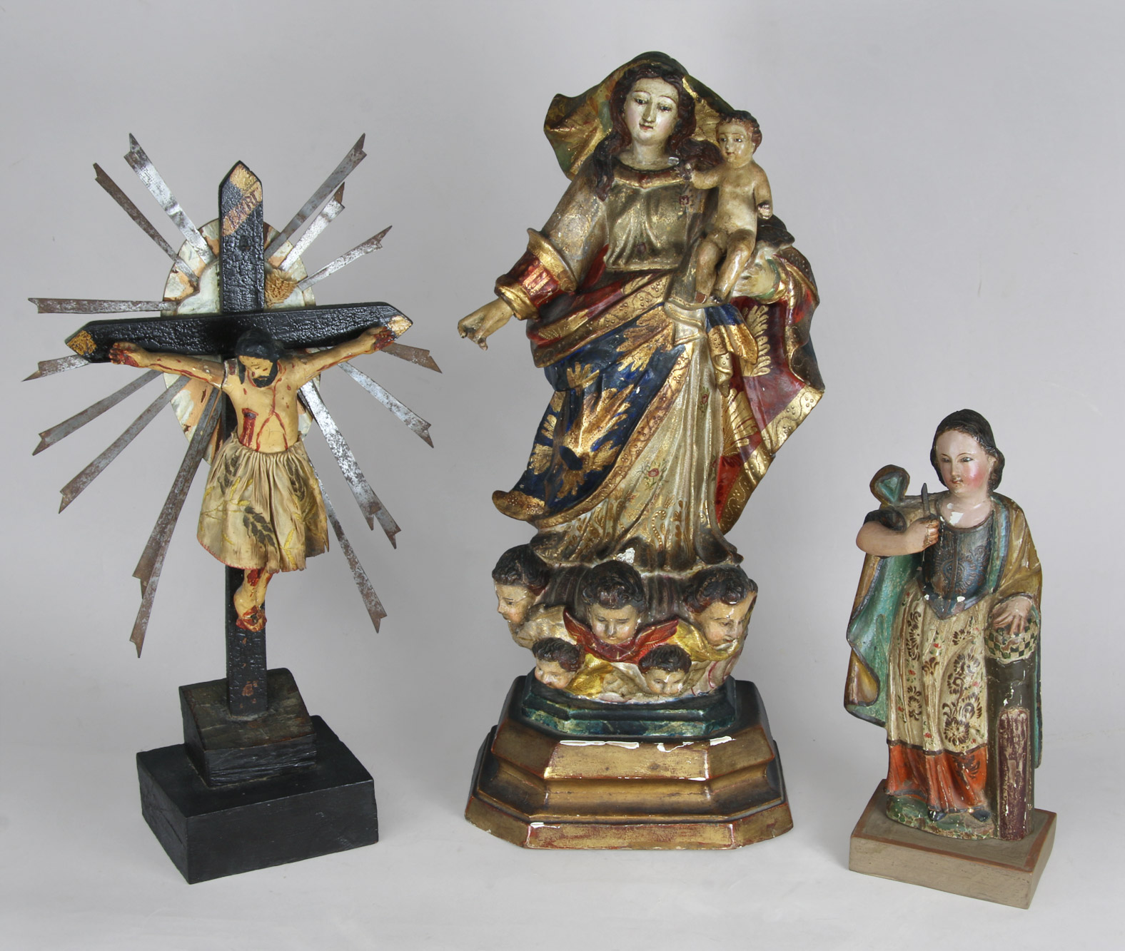 TRES ANTIGUAS TALLAS RELIGIOSAS POLICROMADAS. TRES ANTIGUAS TALLAS RELIGIOSAS POLICROMADAS.