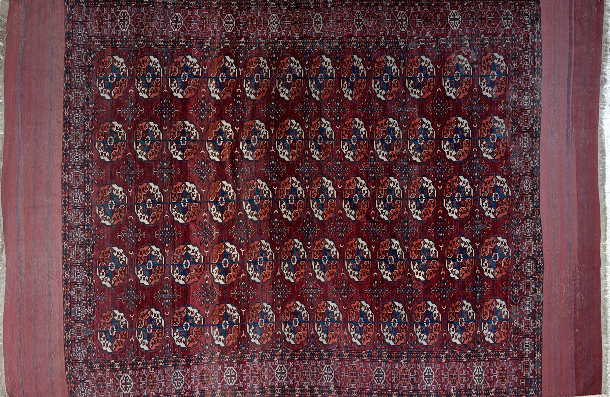  ALFOMBRA RUSA BOUCKARA DE LANA TEJIDA A MANO. 