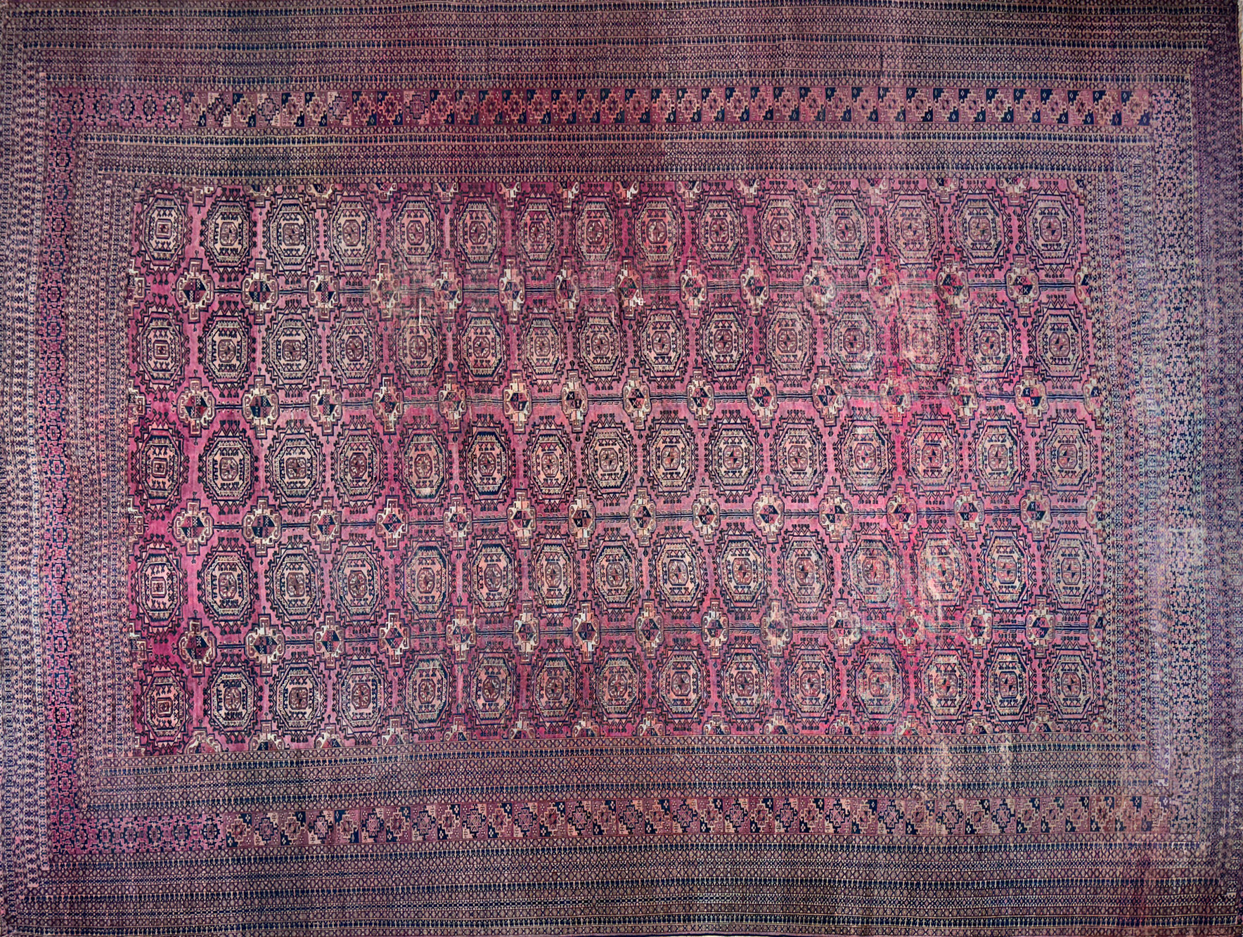  GRAN ALFOMBRA TEKKE BOUCKARA DE LANA TEJIDA A MANO. 