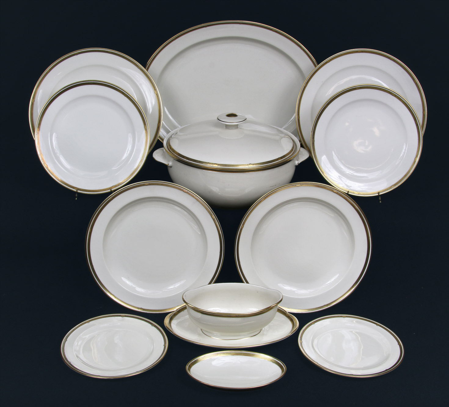  JUEGO DE PORCELANA SUIZA LANGENTHAL PARA MESA.