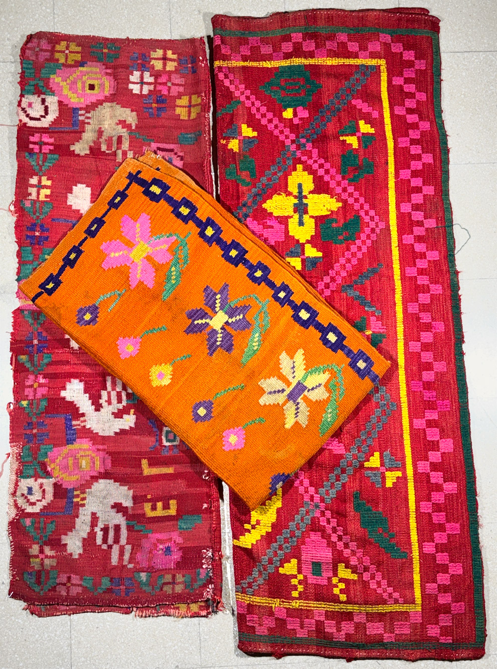  TRES SOBRECAMAS CRIOLLOS DE MEDIADOS DEL SIGLO XX. 