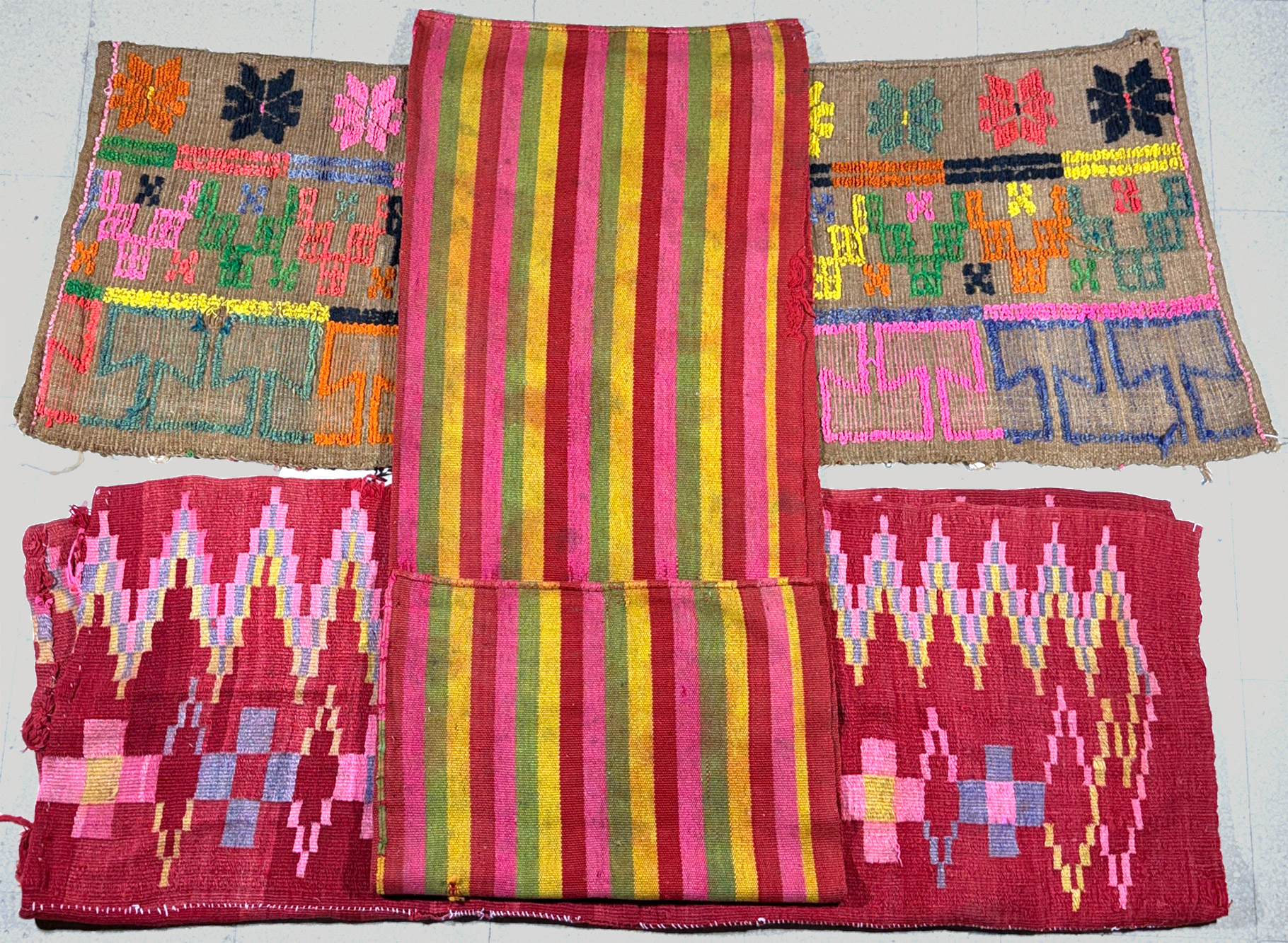  TRES SOBRECAMAS CRIOLLOS DE MEDIADOS DEL SIGLO XX. 