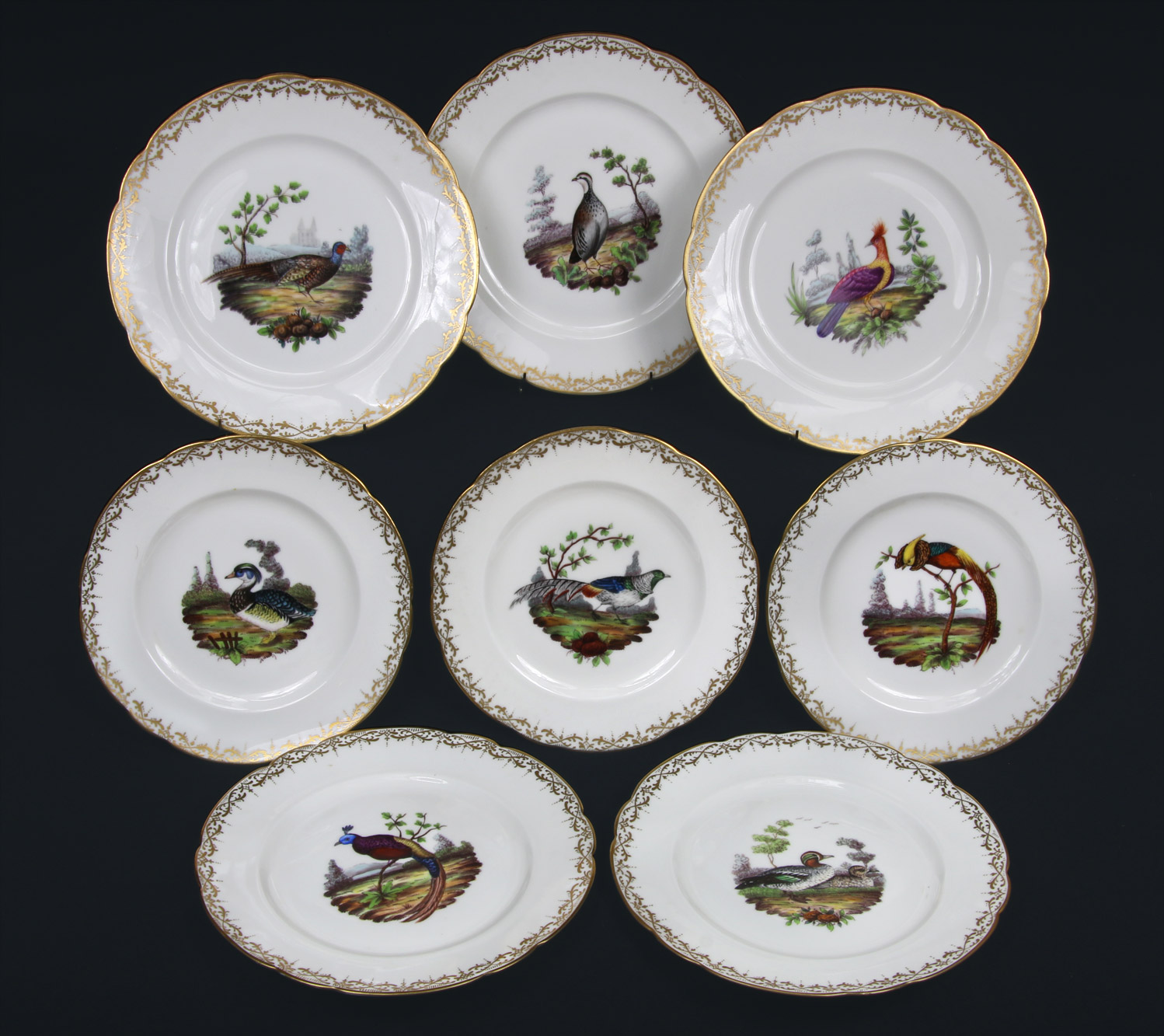  CONJUNTO DE PORCELANA FRANCESA DE LIMOGES PARA MESA.