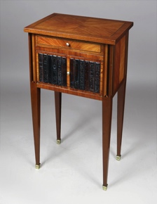 Lote 299: ANTIGUA PEQUEÑA MESA FRANCESA ESTILO LUIS XVI.  ANTIGUA PEQUEÑA MESA FRANCESA ESTILO LUIS XVI. 