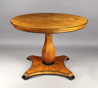 Lote 218: ANTIGUA MESA AUSTRIACA BIEDERMEIER PARA CENTRO.  ANTIGUA MESA AUSTRIACA BIEDERMEIER PARA CENTRO. 