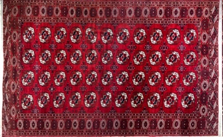 Lote 452: ALFOMBRA RUSA BOUCKARA DE LANA TEJIDA A MANO.  ALFOMBRA RUSA BOUCKARA DE LANA TEJIDA A MANO. 