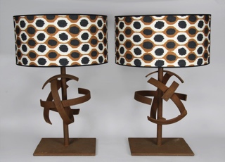 Lote 746: PAR DE LAMPARAS DE APOYO DISEÑO DE DIEGO BERLARI.  PAR DE LAMPARAS DE APOYO DISEÑO DE DIEGO BERLARI. 