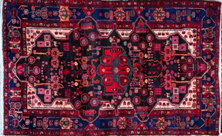 Lote 474: ALFOMBRA PERSA CAUCASICA DE LANA TEJIDA A MANO.  ALFOMBRA PERSA CAUCASICA DE LANA TEJIDA A MANO. 