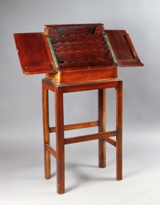 Lote 350: ANTIGUO MUEBLE ESCRIBANIA  FORMADO POR DOS CUERPOS. ANTIGUO MUEBLE ESCRIBANIA  FORMADO POR DOS CUERPOS.