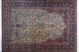 Lote 490: ALFOMBRA PERSA KESHAN DE LANA TEJIDA A MANO.  ALFOMBRA PERSA KESHAN DE LANA TEJIDA A MANO. 